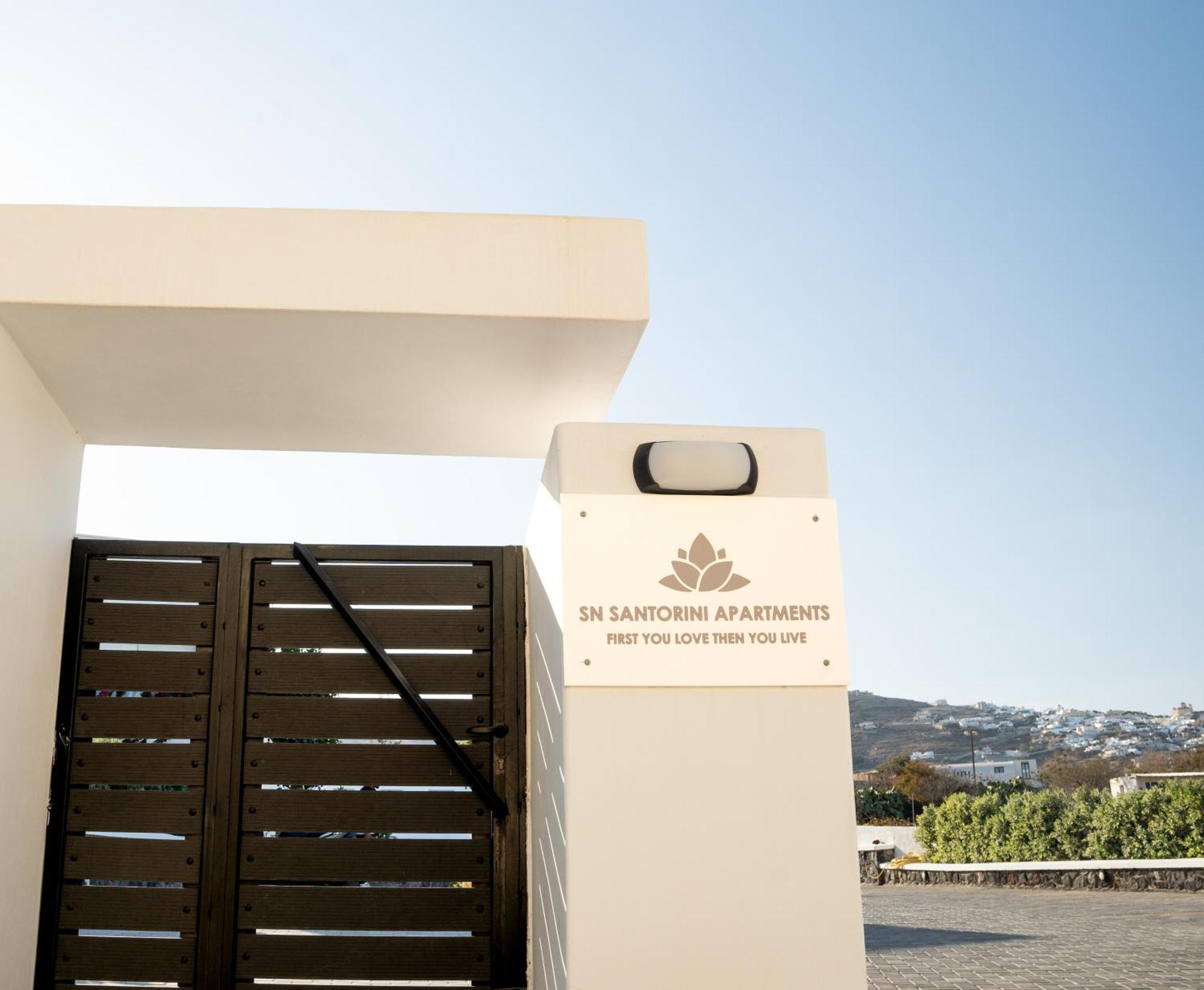 Sn Santorini Apartments Kamári Exteriér fotografie
